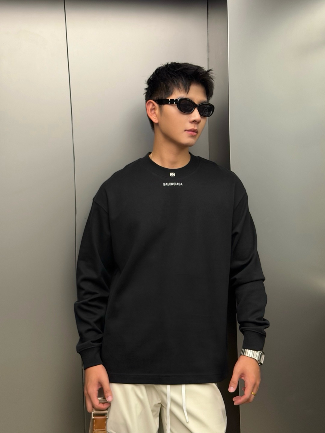 秋冬新款磨毛长袖上新🔥 颜色：黑，白 码数：S-XL 款号：203