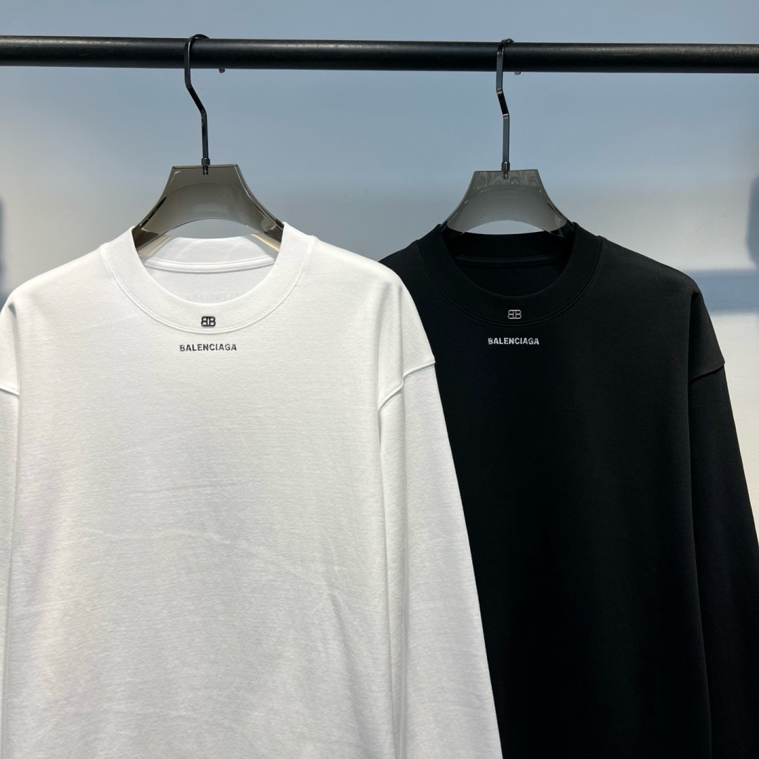 秋冬新款磨毛长袖上新🔥 颜色：黑，白 码数：S-XL 款号：203