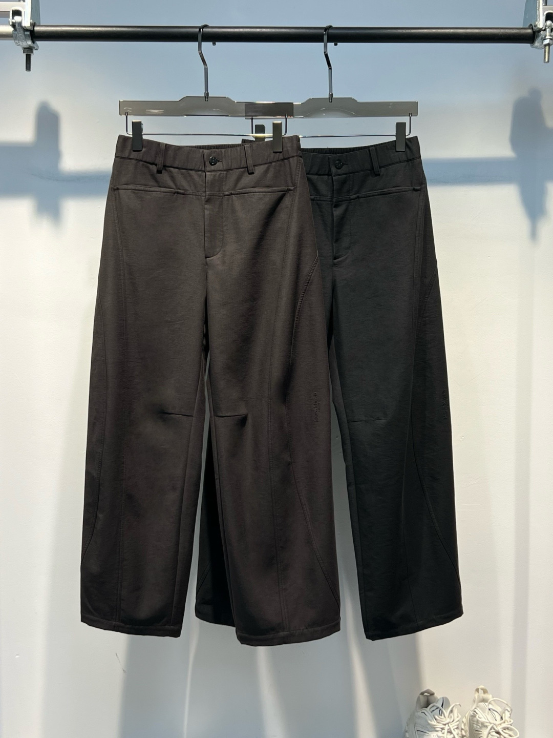 秋冬新款裤子上新🔥 颜色：黑，紫 码数：M-3XL 款号：7025