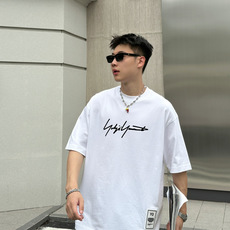 品牌:Y-3 季度:2026春夏 颜色:黑色 白色 尺码:XS S M L XL 版型:微阔大落肩版 短袖T 重量:24 品牌:Y-3 季度:2026春夏 颜色:黑色 白色 尺码:XS S M L XL 版型:微阔大落肩版 短袖T 重量:24