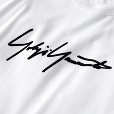 品牌:Y-3 季度:2026春夏 颜色:黑色 白色 尺码:XS S M L XL 版型:微阔大落肩版 短袖T 重量:24 品牌:Y-3 季度:2026春夏 颜色:黑色 白色 尺码:XS S M L XL 版型:微阔大落肩版 短袖T 重量:24