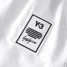 品牌:Y-3 季度:2026春夏 颜色:黑色 白色 尺码:XS S M L XL 版型:微阔大落肩版 短袖T 重量:24 品牌:Y-3 季度:2026春夏 颜色:黑色 白色 尺码:XS S M L XL 版型:微阔大落肩版 短袖T 重量:24