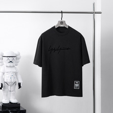 品牌:Y-3 季度:2026春夏 颜色:黑色 白色 尺码:XS S M L XL 版型:微阔大落肩版 短袖T 重量:24 品牌:Y-3 季度:2026春夏 颜色:黑色 白色 尺码:XS S M L XL 版型:微阔大落肩版 短袖T 重量:24