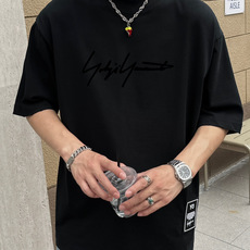 品牌:Y-3 季度:2026春夏 颜色:黑色 白色 尺码:XS S M L XL 版型:微阔大落肩版 短袖T 重量:24 品牌:Y-3 季度:2026春夏 颜色:黑色 白色 尺码:XS S M L XL 版型:微阔大落肩版 短袖T 重量:24
