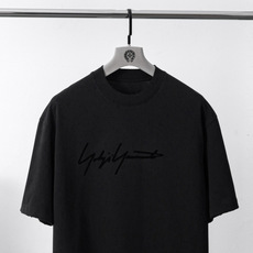 品牌:Y-3 季度:2026春夏 颜色:黑色 白色 尺码:XS S M L XL 版型:微阔大落肩版 短袖T 重量:24 品牌:Y-3 季度:2026春夏 颜色:黑色 白色 尺码:XS S M L XL 版型:微阔大落肩版 短袖T 重量:24