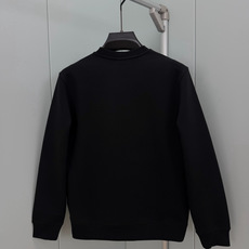 Dolce&Gabbana.杜嘉班纳 FW26新品饰字母撞色植绒印花棉质针织圆领卫衣,正面饰品牌字母撞色植绒印花为整体增 Dolce&Gabbana.杜嘉班纳 FW26新品饰字母撞色植绒印花棉质针织圆领卫衣,正面饰品牌字母撞色植绒印花为整体增