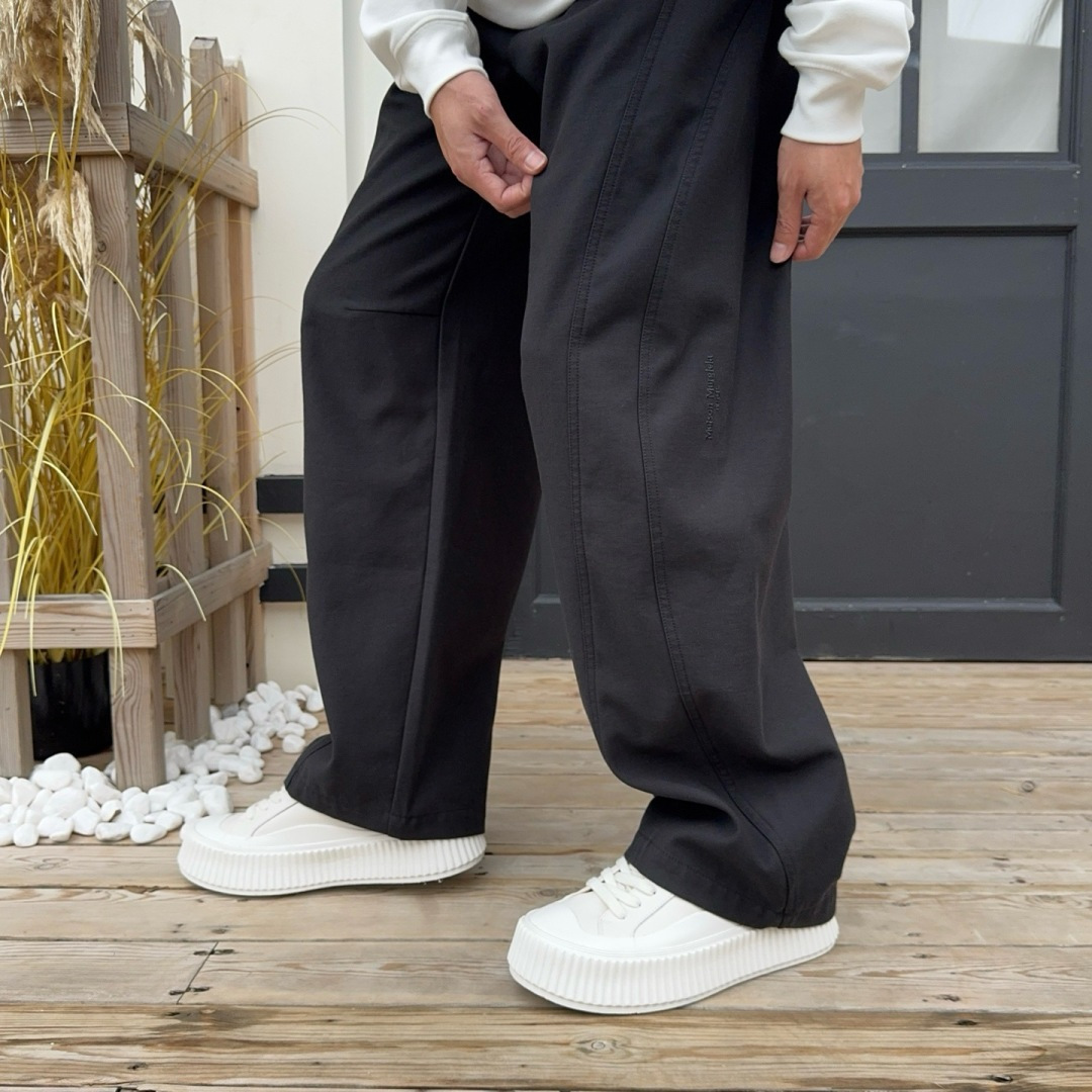 秋冬新款裤子上新🔥 颜色：黑，紫 码数：M-3XL 款号：7025