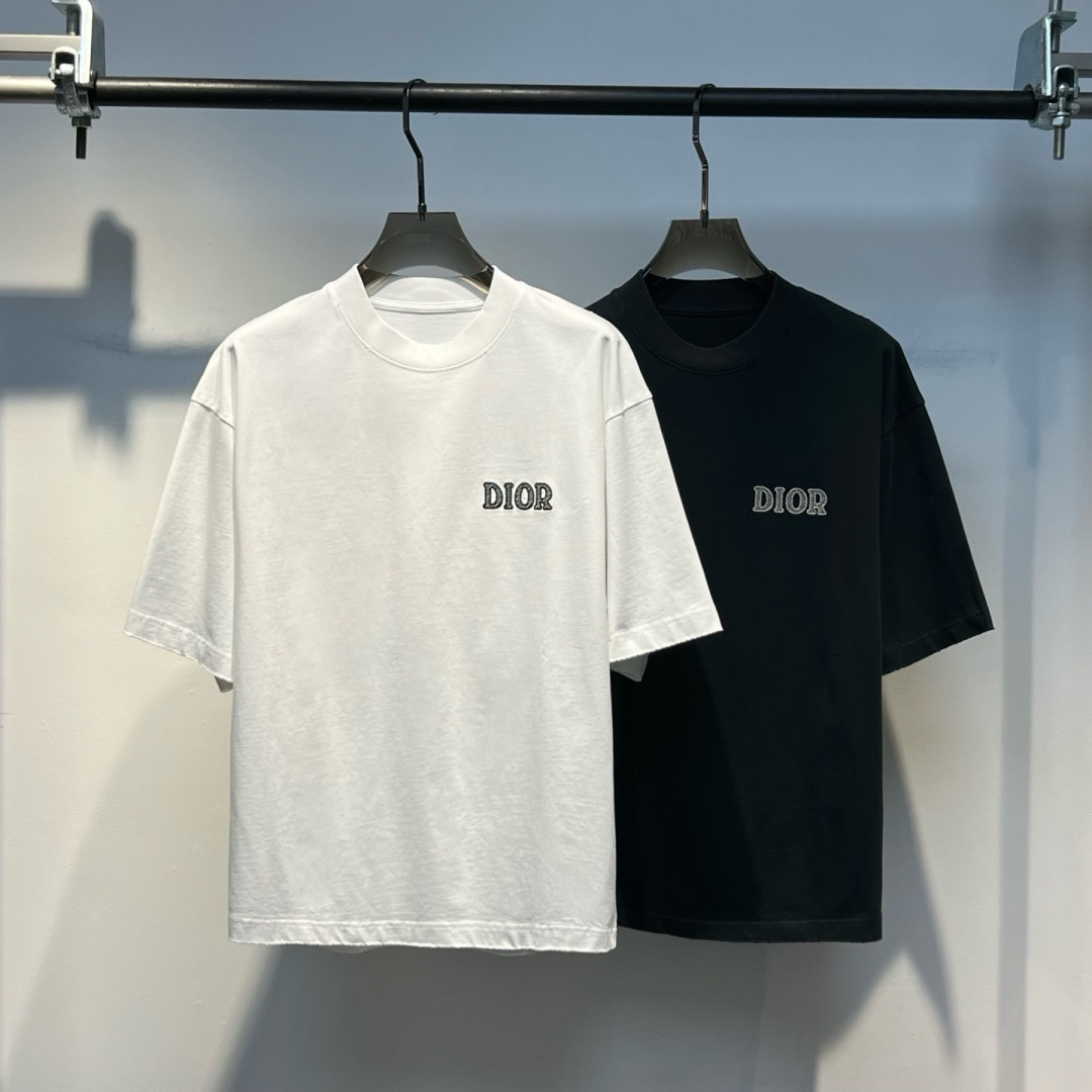 春季新款T恤🔥 颜色：黑，白 码数：S-XL 款号：108