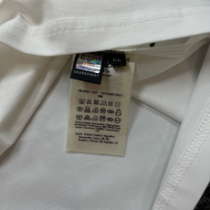 (M-XXXL)FENDI2026春夏新品涂鸦印花短袖T恤;是品牌经典的简约与艺术感结合的代表作,整体设计兼具高级感与日 (M-XXXL)FENDI2026春夏新品涂鸦印花短袖T恤;是品牌经典的简约与艺术感结合的代表作,整体设计兼具高级感与日