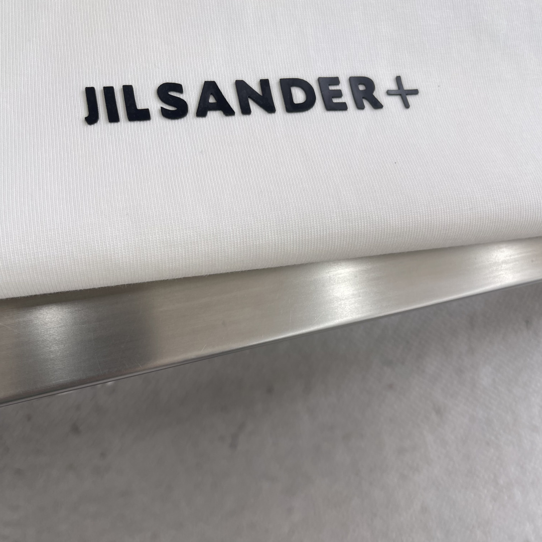 高品质‼️ JIL SANDER 极简字母logo印花长袖薄卫衣 320g双纱纯棉面料，磨破做旧处理 黑色/白色 男女同