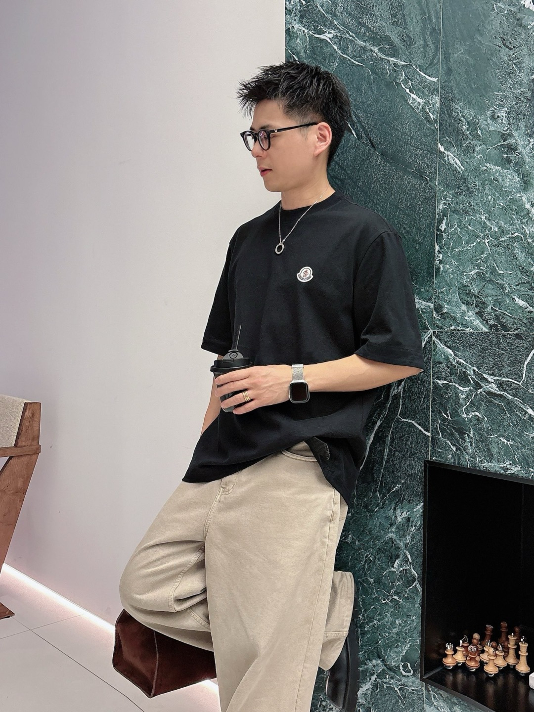 蒙口短袖 黑色白色咖色(m-5XL) 1.采用的是纯棉面料,240克重,面料纹路平整清晰,手感挺括有型,柔软亲肤 2.前 蒙口短袖 黑色白色咖色(m-5XL) 1.采用的是纯棉面料,240克重,面料纹路平整清晰,手感挺括有型,柔软亲肤 2.前