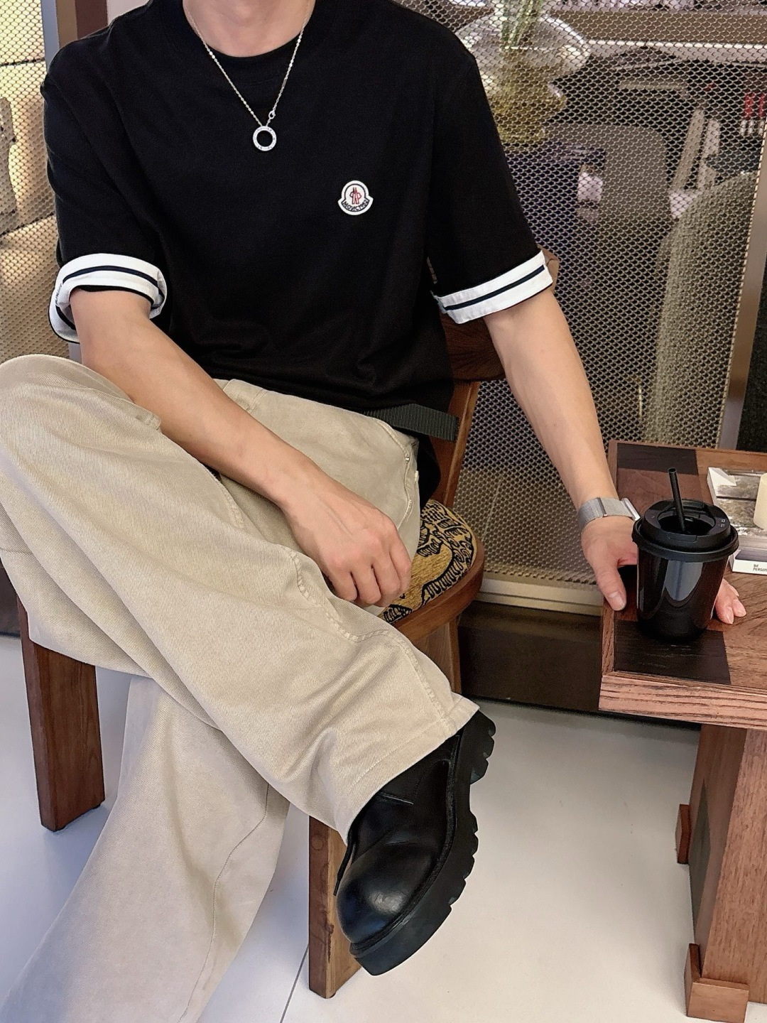 蒙口短袖 黑色白色咖色(m-5XL) 1.采用的是纯棉面料,240克重,面料纹路平整清晰,手感挺括有型,柔软亲肤 2.前 蒙口短袖 黑色白色咖色(m-5XL) 1.采用的是纯棉面料,240克重,面料纹路平整清晰,手感挺括有型,柔软亲肤 2.前