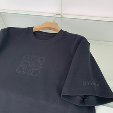 LOW2026秋冬新品加厚磨毛短袖T恤衫 打底衫 时尚潮流 重在面料的一款,面料控推荐 JI好的亲肤感 胸口标志logo LOW2026秋冬新品加厚磨毛短袖T恤衫 打底衫 时尚潮流 重在面料的一款,面料控推荐 JI好的亲肤感 胸口标志logo