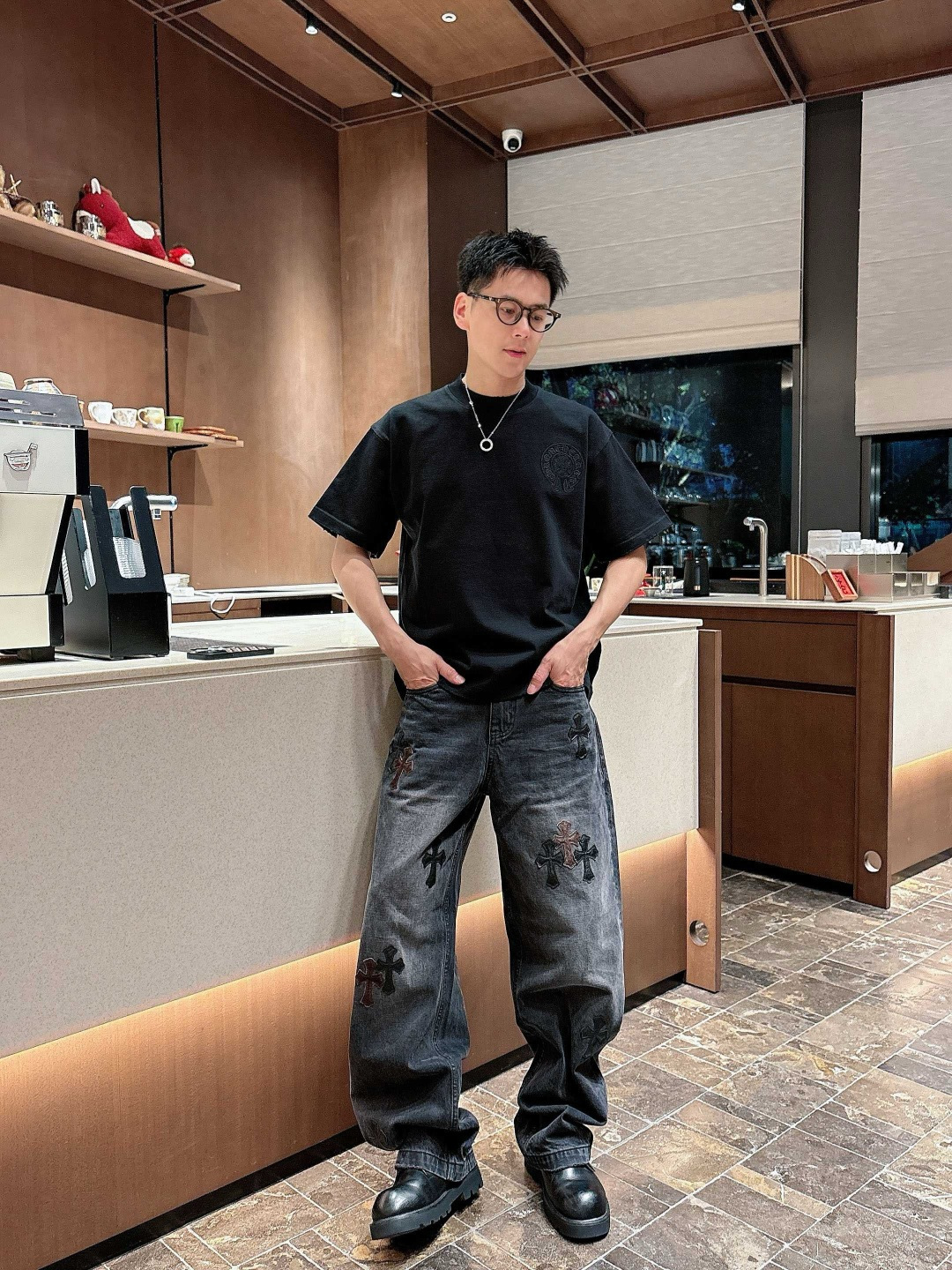 26新款短袖阔版T恤 颜色：黑，白 尺码：M-3XL