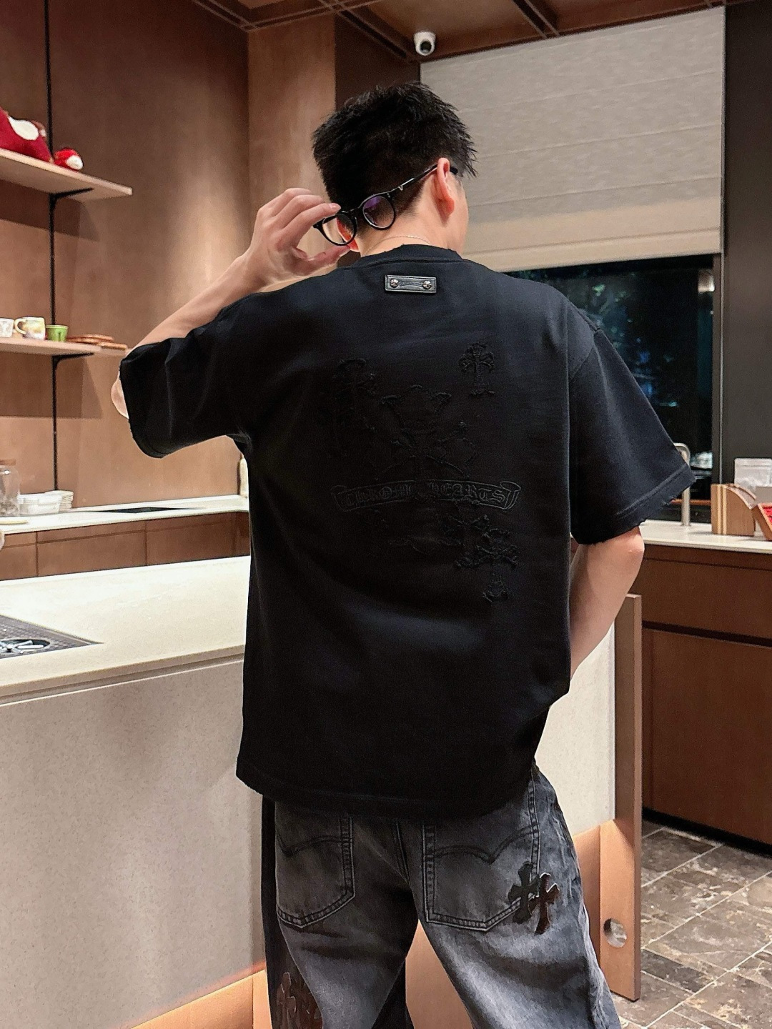 26新款短袖阔版T恤 颜色：黑，白 尺码：M-3XL
