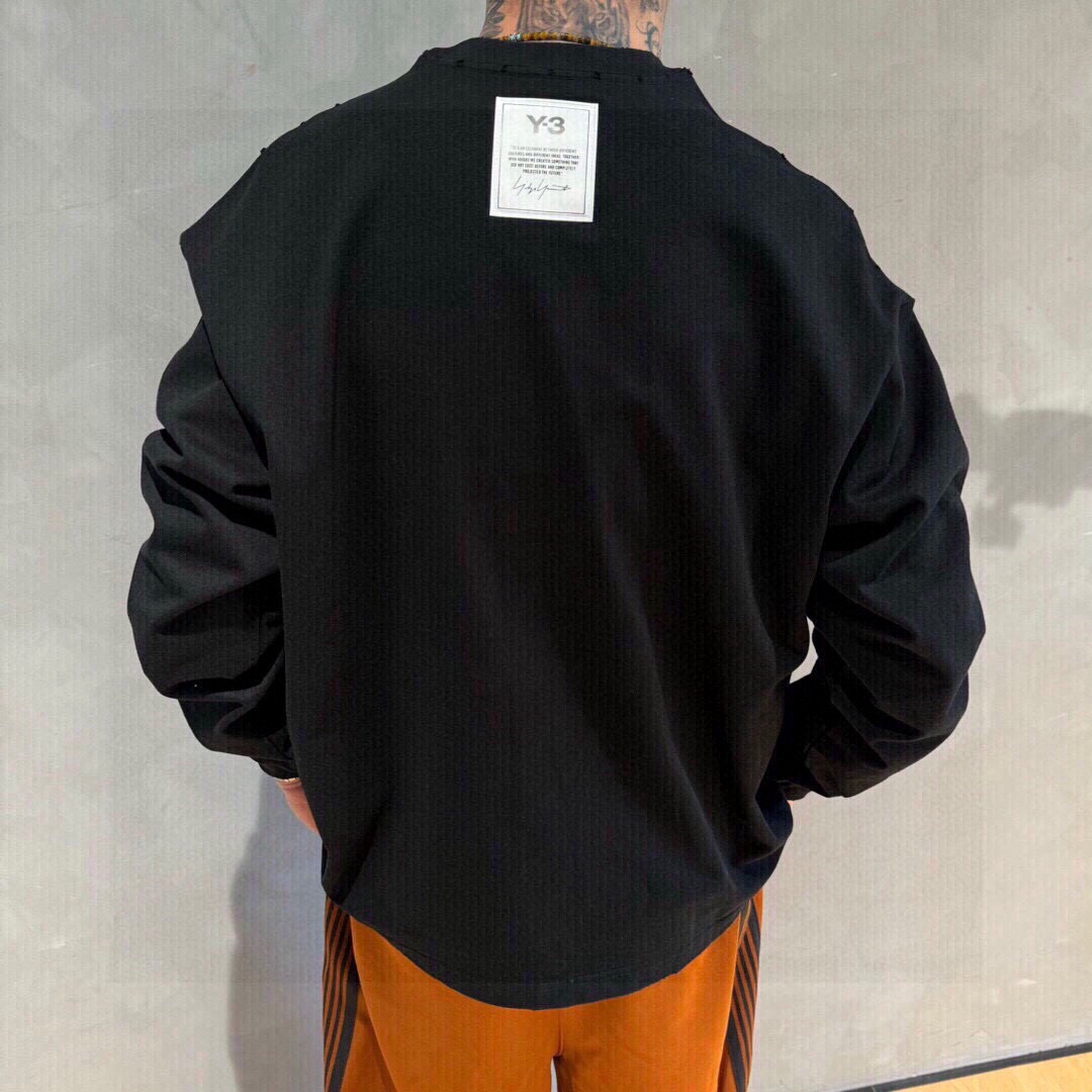 秋季新款Y3🌟，新款长袖，面料采用顶级原版精梳棉洗水面料，印花设计logo，时尚流，顶级的做工，高端品质！男女同款。尺码