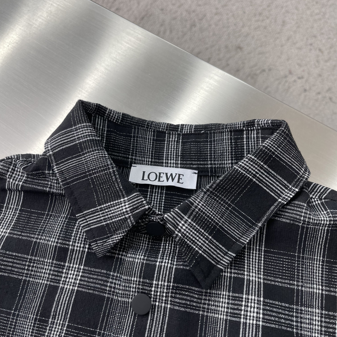 LOEW     26年秋冬新款衬衣外套，高级衬衣格子面料，触感柔软舒适，细腻柔软程度非同一般，领子袖口下摆工艺，非常高