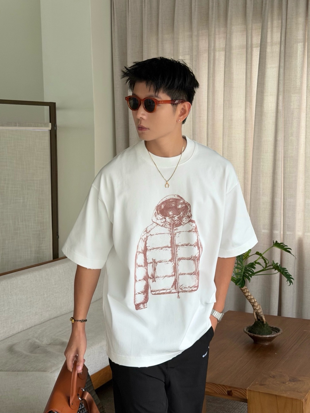 秋冬新款T恤上新🔥 颜色：黑，白 码数：XS-XL 款号：52236