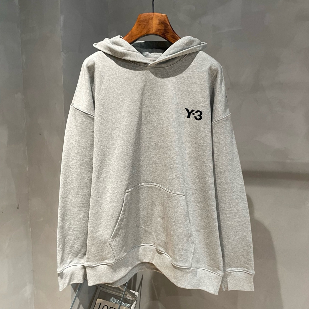 Y-3，早秋新款连帽卫衣，面料采用顶级原版精梳棉面料，前印花logo工艺，顶级的做工，高端品质，尺码:S-XL