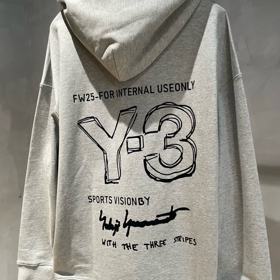 Y-3，早秋新款连帽卫衣，面料采用顶级原版精梳棉面料，前印花logo工艺，顶级的做工，高端品质，尺码:S-XL