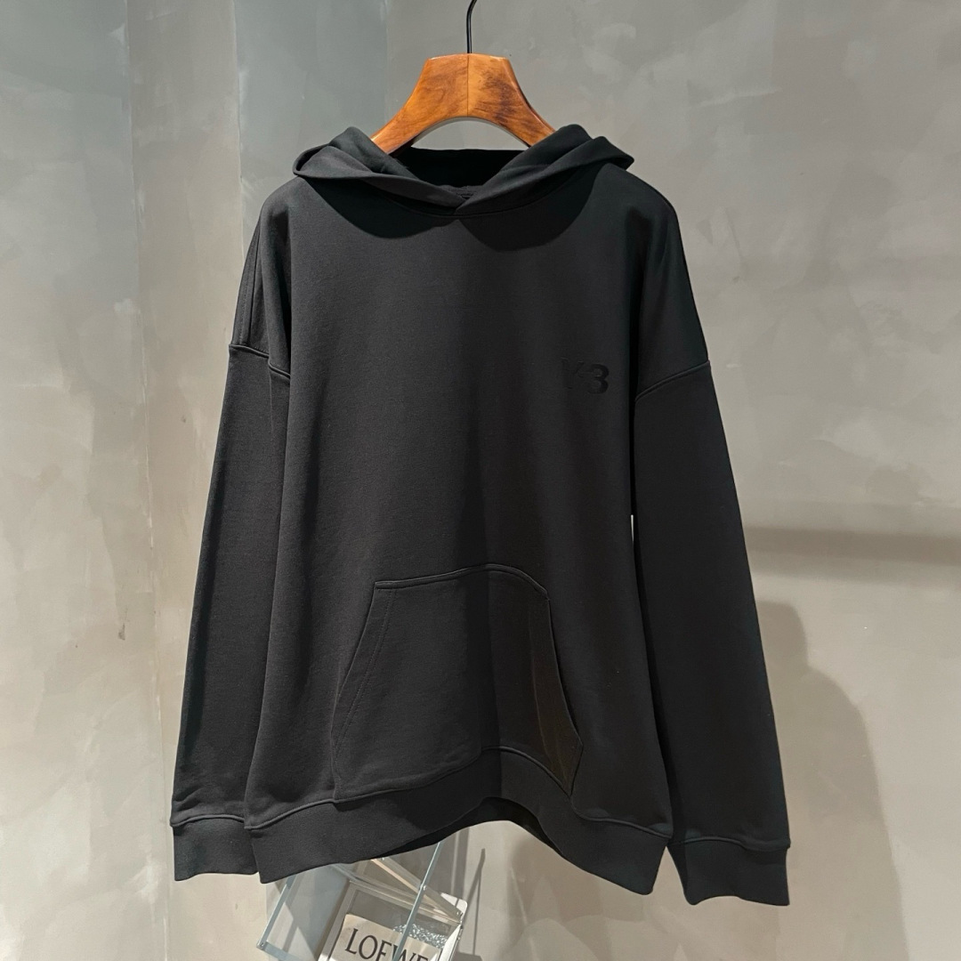 Y-3，早秋新款连帽卫衣，面料采用顶级原版精梳棉面料，前印花logo工艺，顶级的做工，高端品质，尺码:S-XL