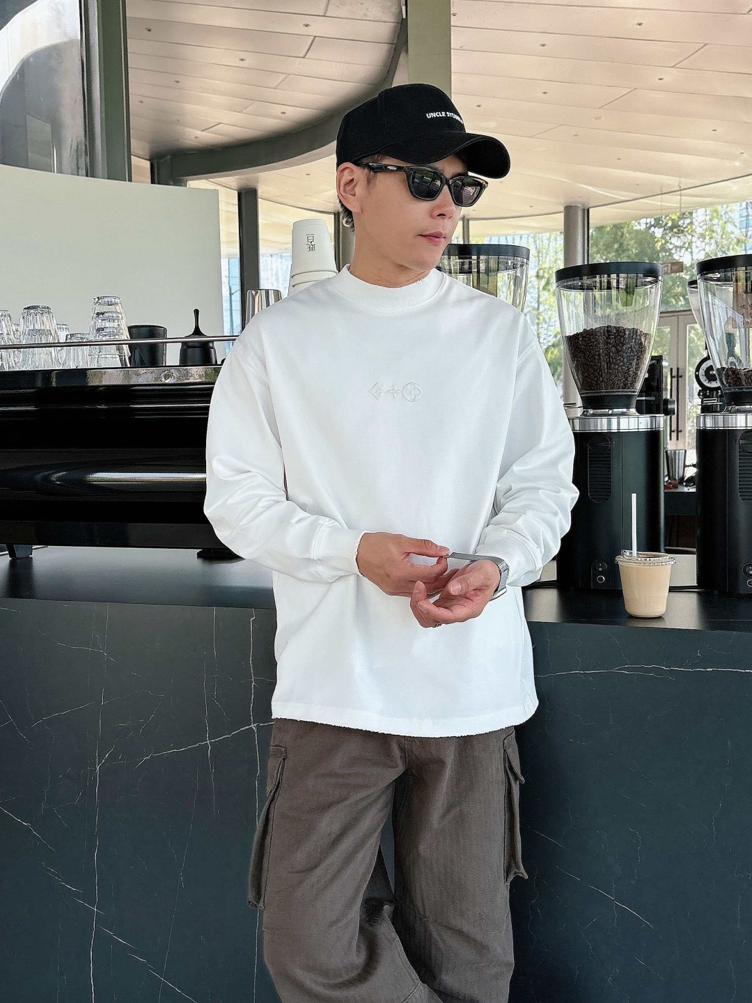 26秋冬新款加厚长袖 颜色:黑,白 尺码:S-XL 26秋冬新款加厚长袖 颜色:黑,白 尺码:S-XL