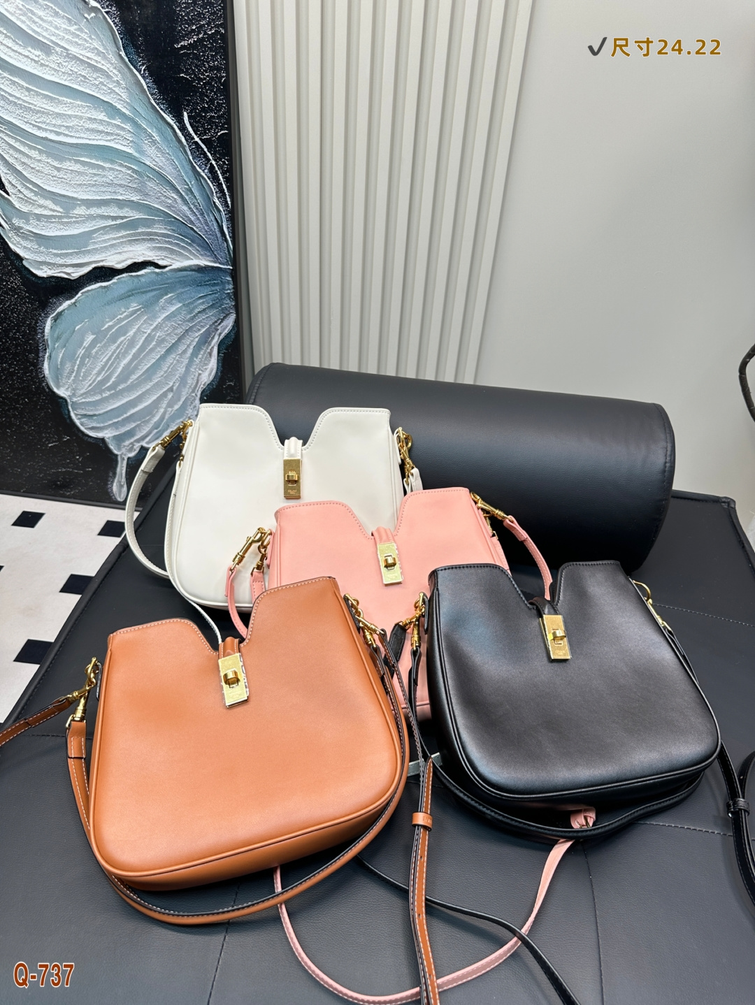 💰295 配折叠盒 赛琳CELINE 全新腋下包 CAMILLE雙肩帶設計可以腋下,亦可以斜孭心容量實用,設計輕巧 尺寸:24.22