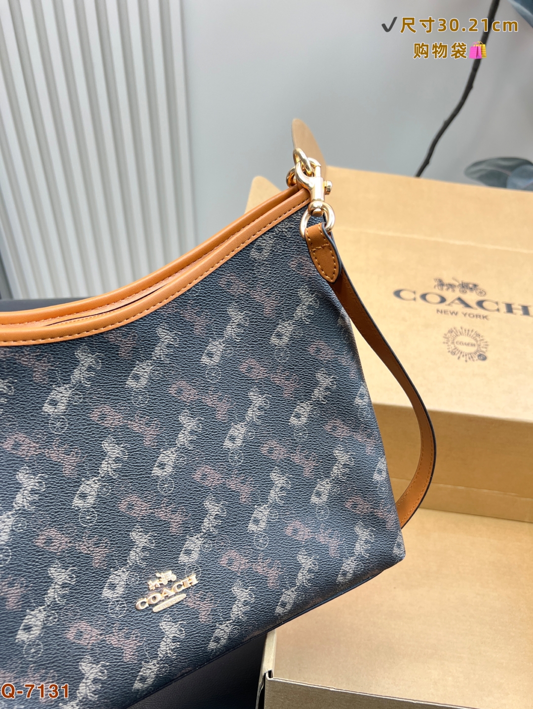 💰185 配礼盒
蔻驰 coach 流浪包购物袋
满满的设计感
超级高级的时尚单品
尺寸30.21cm