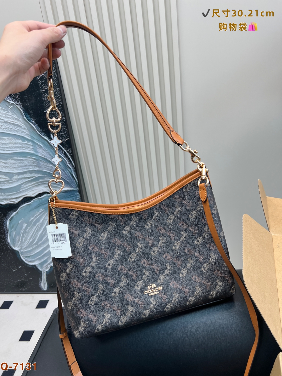💰185 配礼盒
蔻驰 coach 流浪包购物袋
满满的设计感
超级高级的时尚单品
尺寸30.21cm