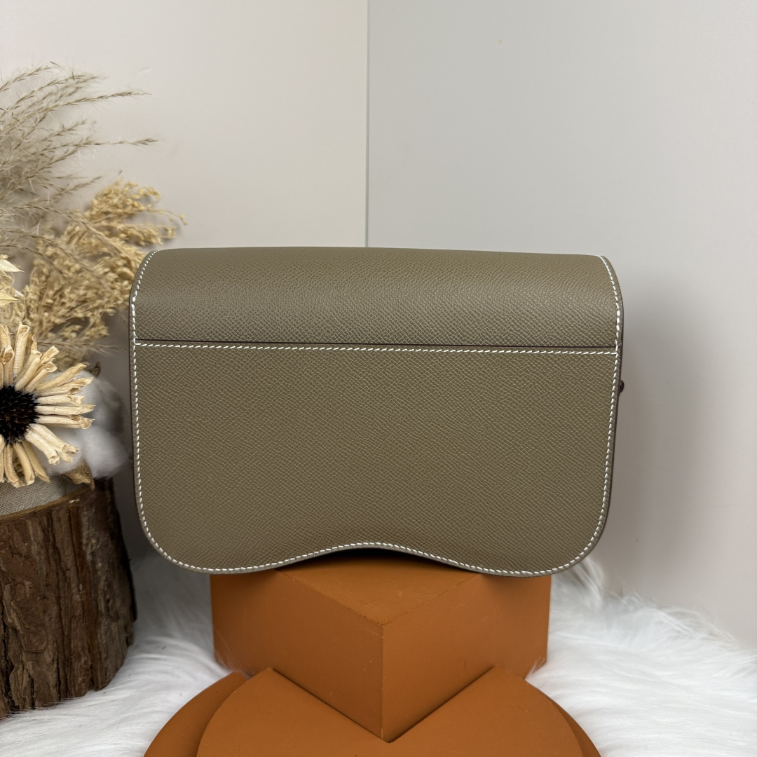 Hermès Hermes Della. Big Butt Bag Elephant Gray Gold Buckle