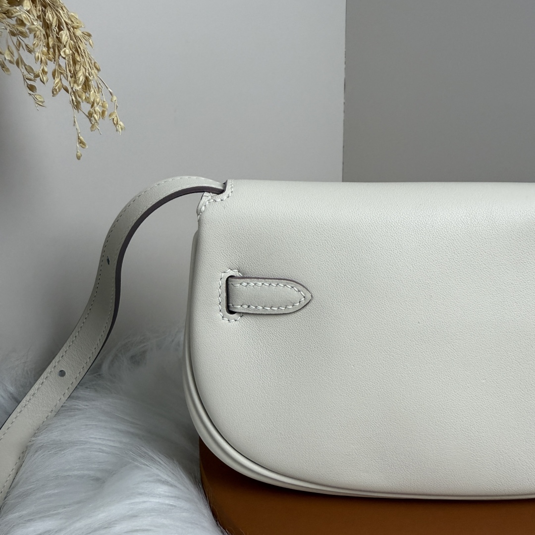 Hermes Kelly Moove Bag Swift Leather White Gold Hardware, Adjustable Strap 5 cmp i1741240110612 7612 0 4