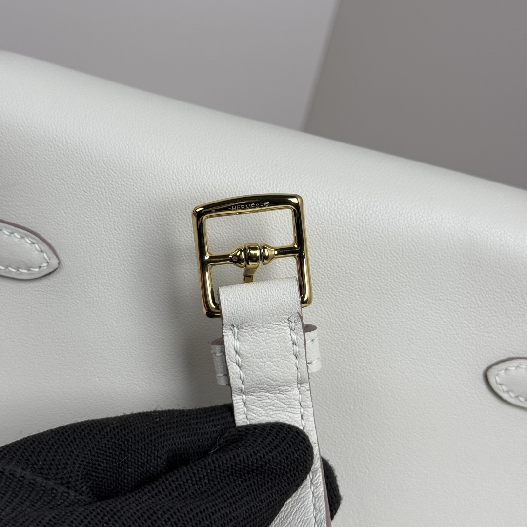 Hermes Kelly Moove Bag Swift Leather White Gold Hardware, Adjustable Strap 8 cmp i1741240110619 8818 0 7