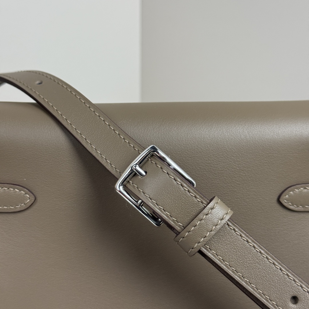 Hermès Kelly Moove Bag, Elephant Gray Swift Leather, Silver Hardware - Chic & Compact 7 cmp i1741241181171 3003 0 6