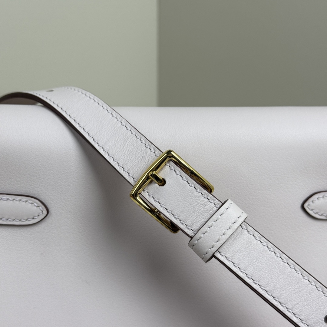 Hermes Kelly Moove Bag, Dreamy Purple with Gold Hardware - Swift Leather 8 cmp i1741242613998 8854 0 6