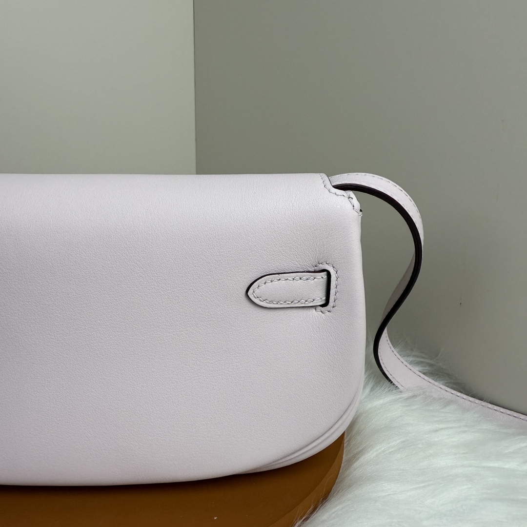 Hermes Kelly Moove Bag, Dreamy Purple Swift Leather, Silver Hardware 7 cmp i1741243768364 2684 0 5