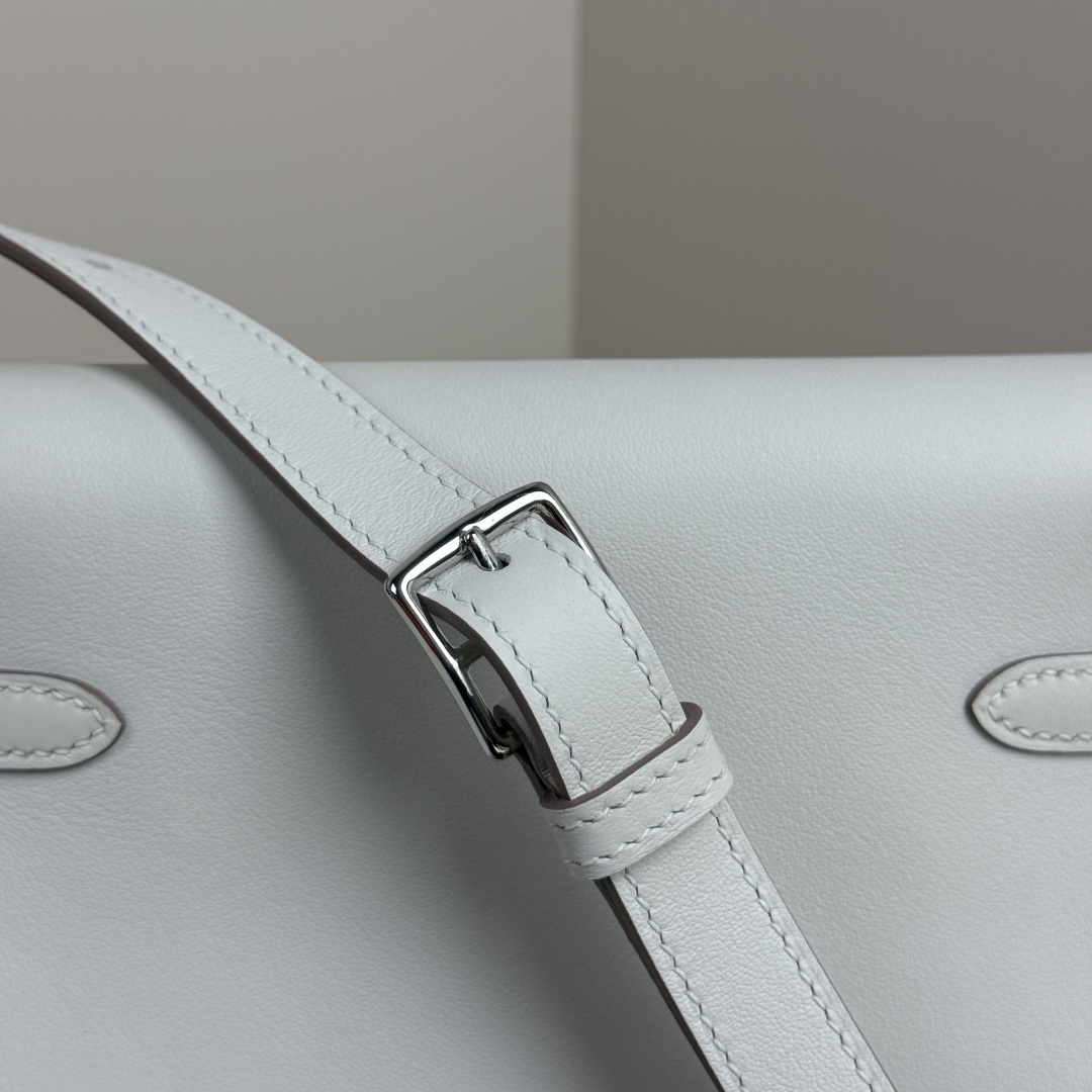Elegant Kelly Moove Bag Set: Lunar White Swift Leather with Silver Hardware 8 cmp i1741244768483 2615 0 6