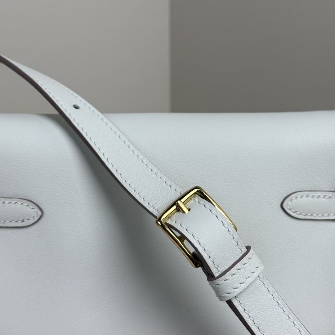 Hermes Kelly Moove Bag, Swift Leather, Milk Gray with Gold Hardware, 17x10x5cm 7 cmp i1741245781613 3328 0 6