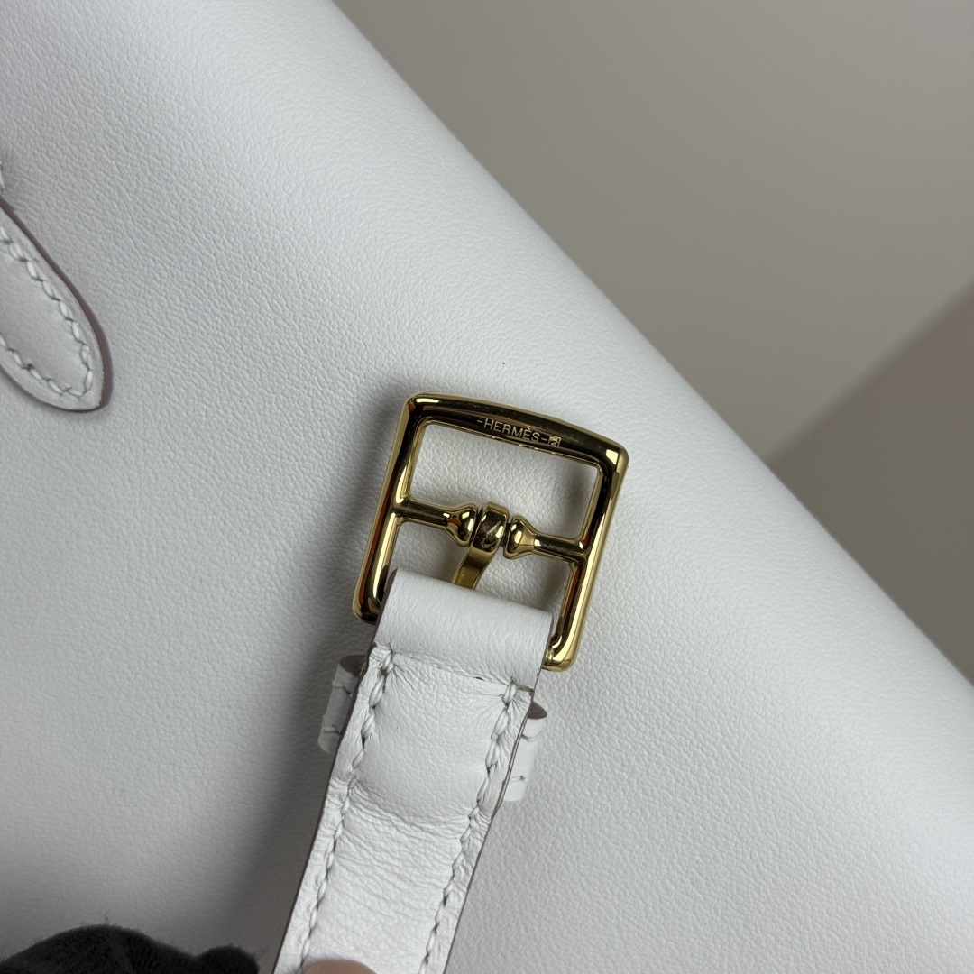 Hermes Kelly Moove Bag, Swift Leather, Milk Gray with Gold Hardware, 17x10x5cm 8 cmp i1741245784693 9316 0 7