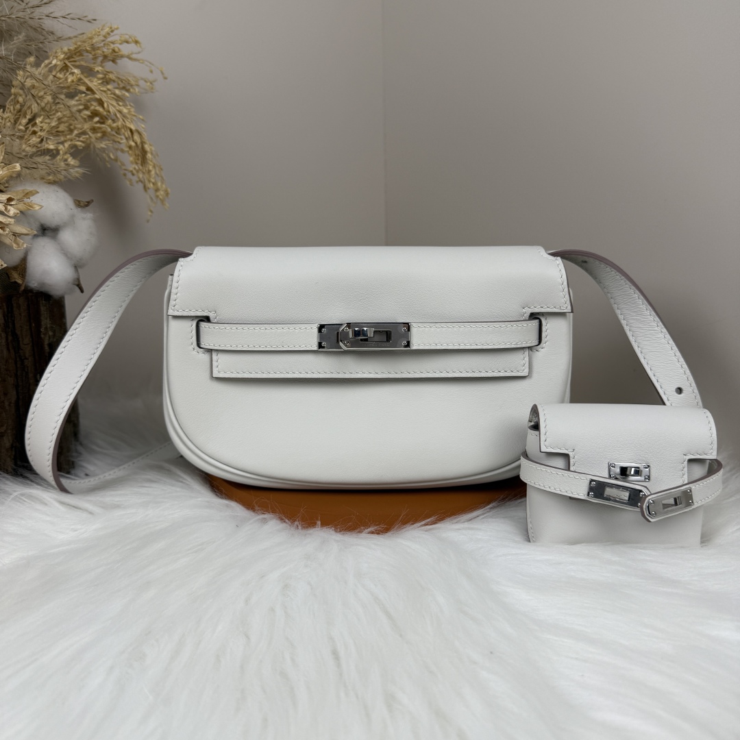 Elegant Kelly Moove Bag Set: Lunar White Swift Leather with Silver Hardware 2 cmp i1741338889785 2684 0 9