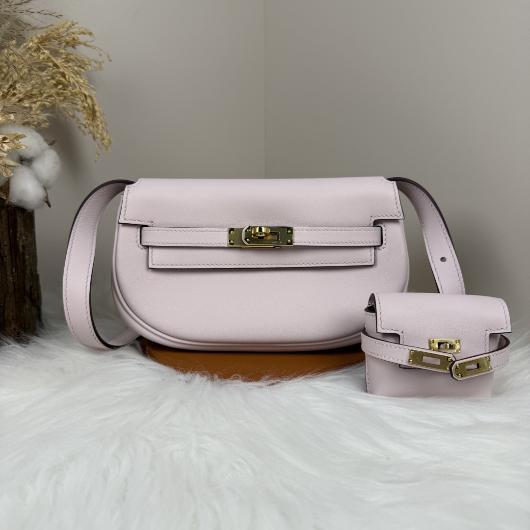 Hermes Kelly Moove Bag, Dreamy Purple with Gold Hardware - Swift Leather 2 cmp i1741341526636 4090 0 9