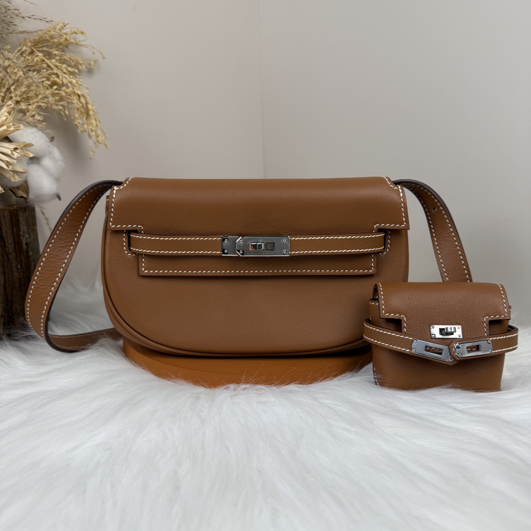 Hermes Kelly Moove Moon Bag: Swift Leather, Hand-stitched, Silver Hardware 1 cmp i1741344364668 41 0 8