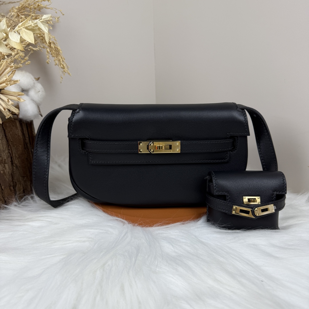 Hermes Kelly Moove Black Swift Leather Bag with Gold Hardware, Set of 2 2 cmp i1741602693987 156 0 0