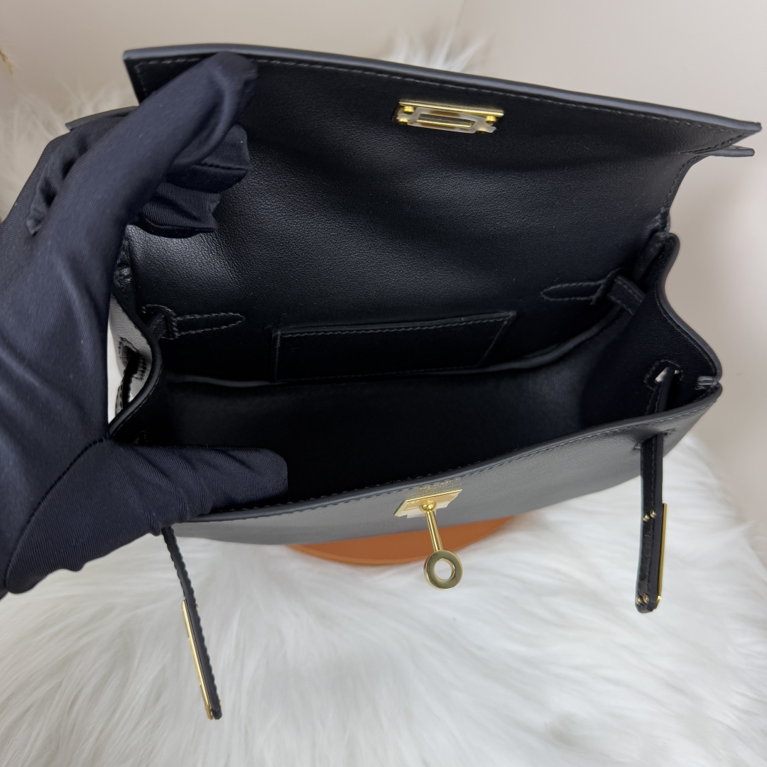 Hermes Kelly Moove Black Swift Leather Bag with Gold Hardware, Set of 2 10 cmp i1741602699169 4616 0 8