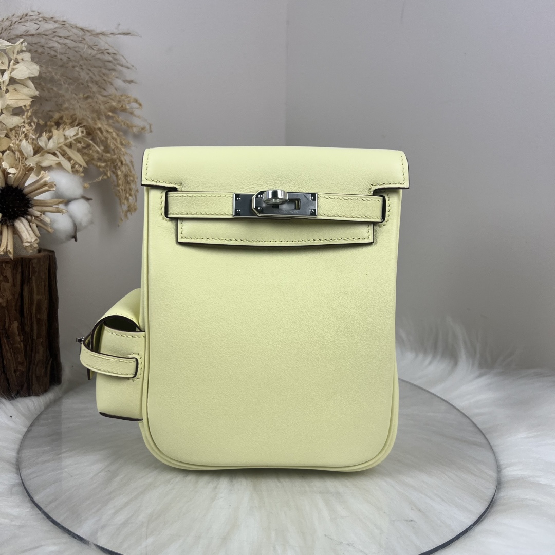 NO:697929,Kelly Jum backpack swift cowhide women's color Milton yellow silver buckle size 15617CM, Hermes, hermes, stuart weitzman, cowhide, Hermes,19860909Kelly Jum 双肩包swift牛皮 女款 颜色米尔顿黄银扣 尺寸15617CM,爱马仕,hermes,stuart weitzman,cowhide,Hermes,,Bag