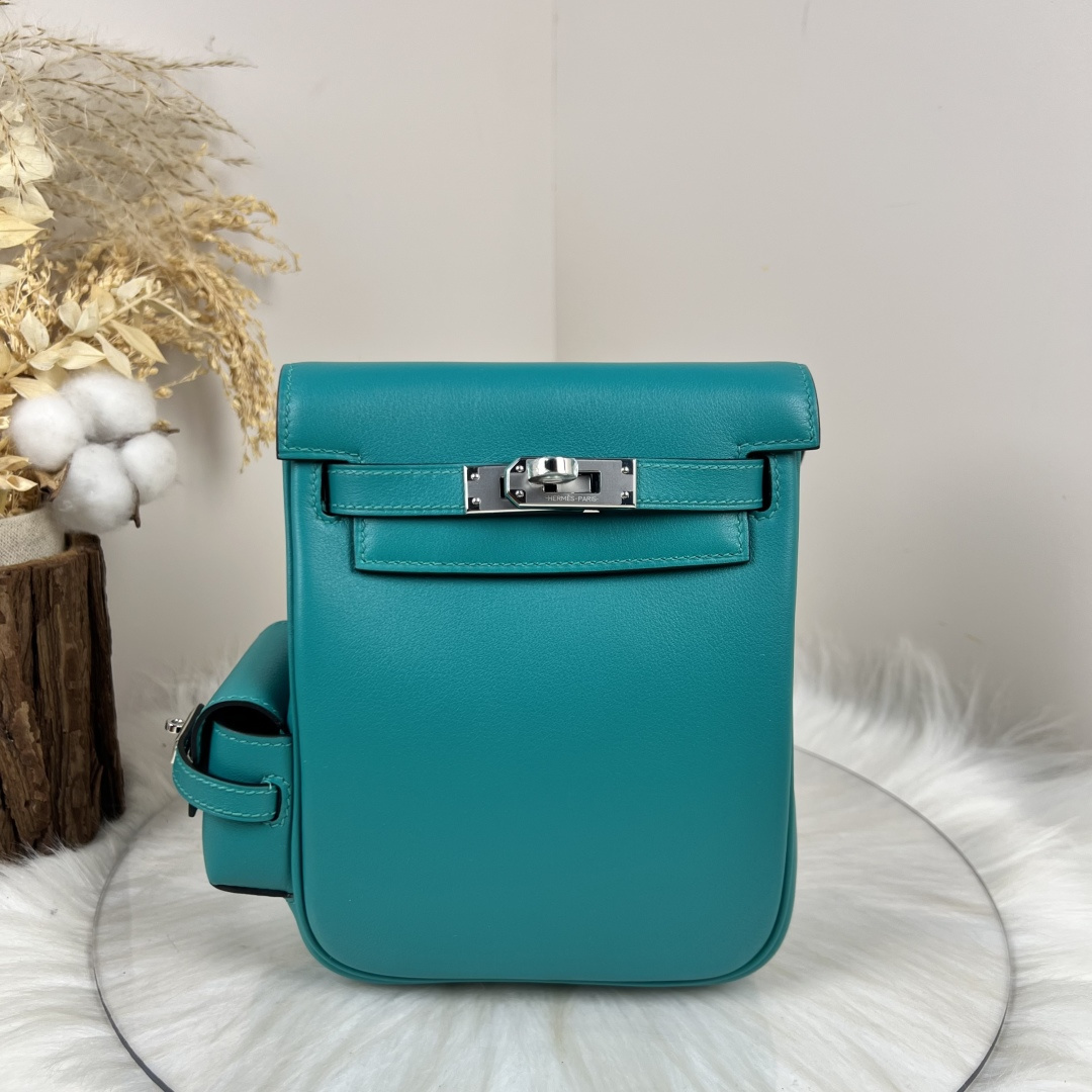 NO:697937,Kelly Jum backpack swift cowhide women's color Verona blue silver buckle size 15617CM, Hermes, hermes, stuart weitzman, cowhide, Hermes,19860909Kelly Jum 双肩包swift牛皮 女款 颜色维罗纳蓝银扣 尺寸15617CM,爱马仕,hermes,stuart weitzman,cowhide,Hermes,,Bag