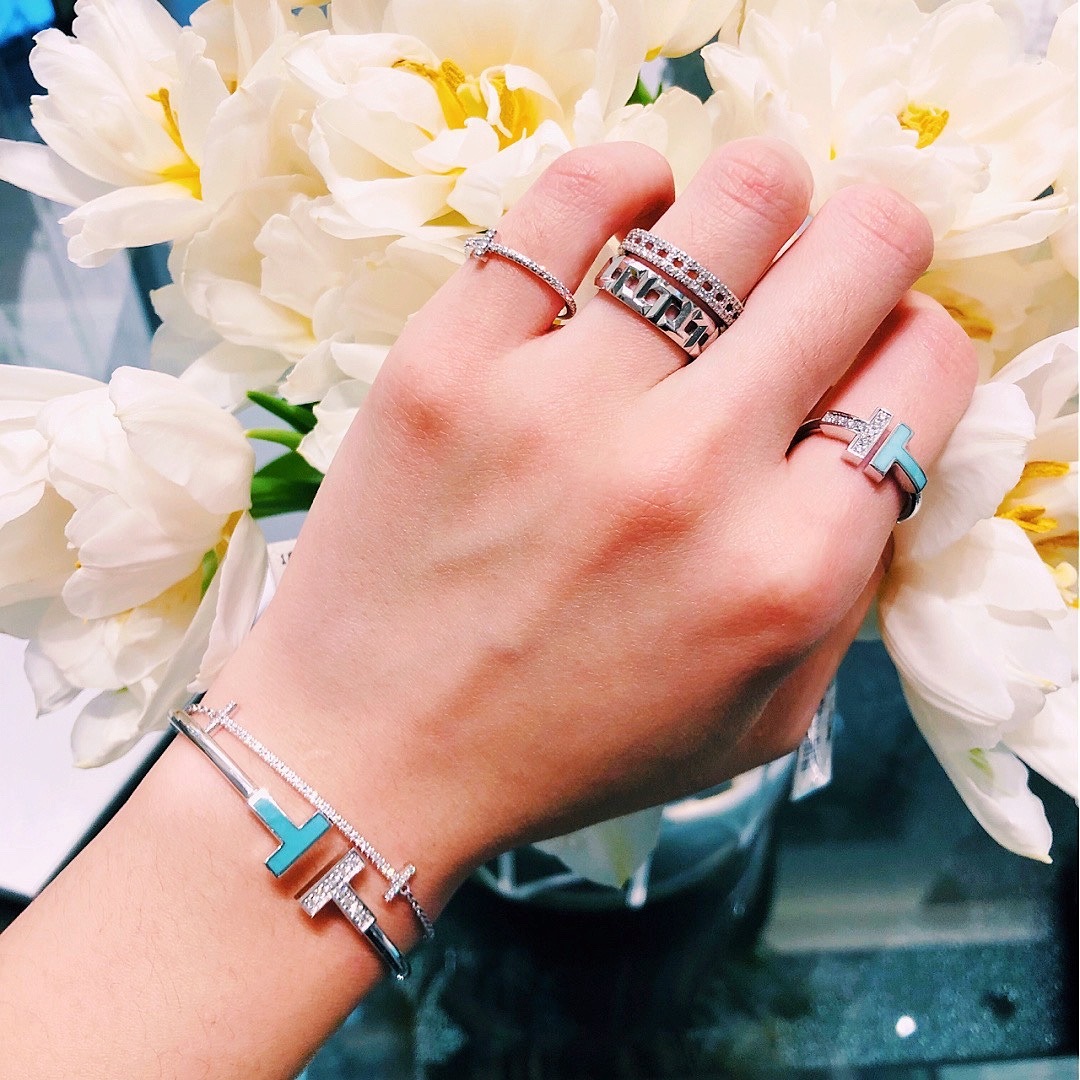[Tiffany & Co. Jewelry]202966 [We produce] ZP Exquisite presentation of the si