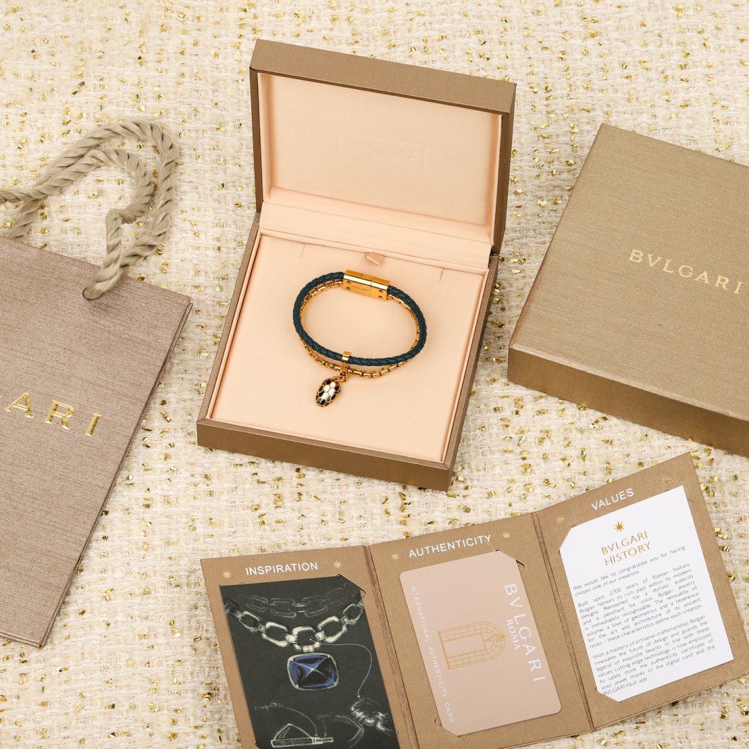 【】量大咨询客Fu
新款serPenti 蛇头双层手链❤️
新增2024年限定色 粉拼金色双层手绳。蛇