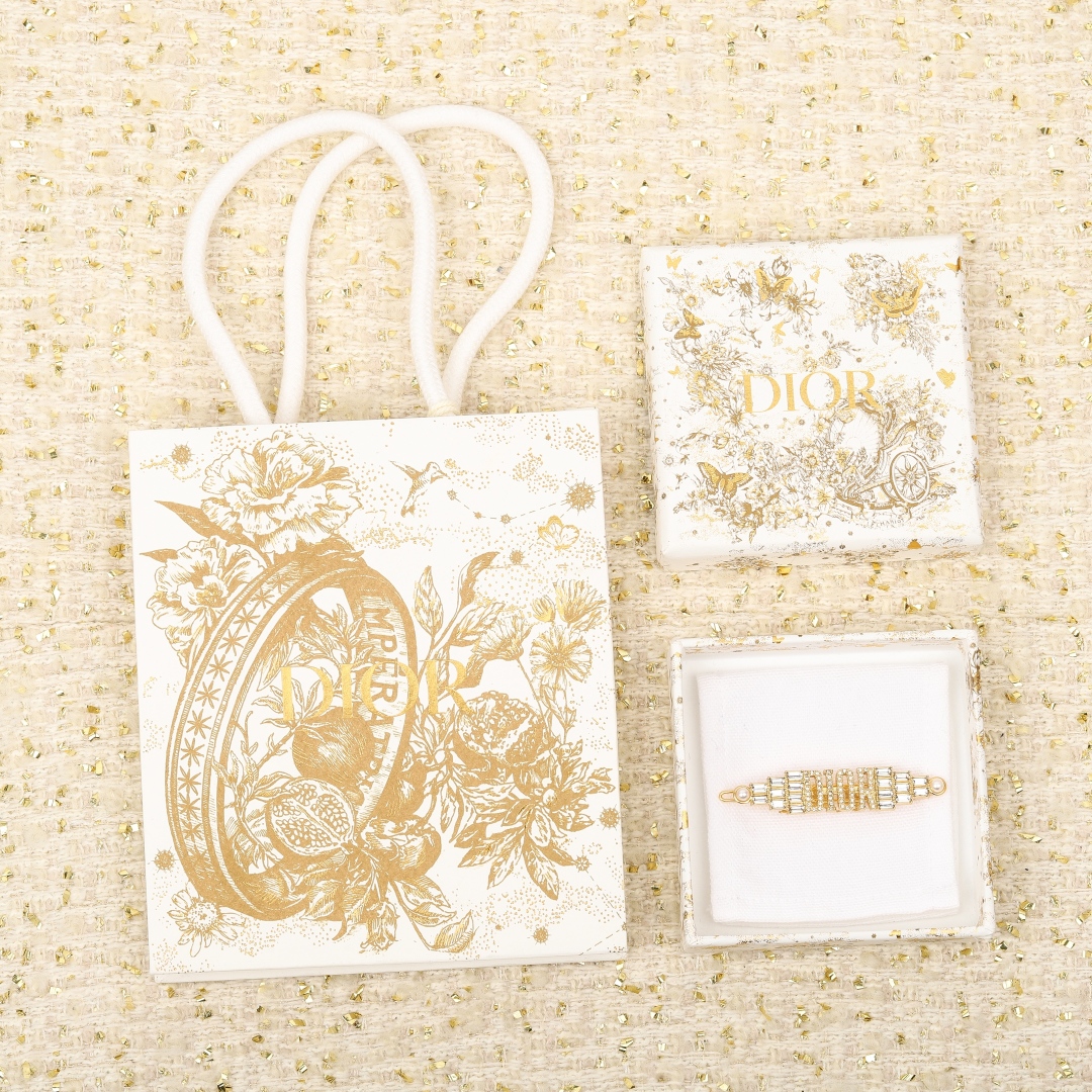 “Fu Zi: 10000 Consultant Introduces Luxury Silver Jewelry Collection” - 图片 1