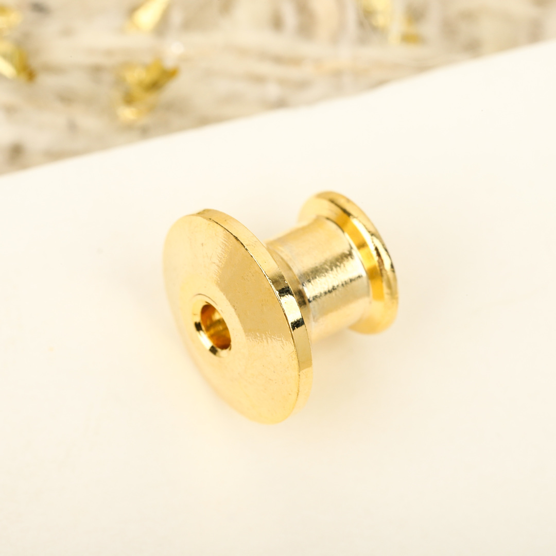 Chanel Gold-Tone Brooch with Leather and Pearls - Classic Design 6 cmp i1740703236703 8449 0 4