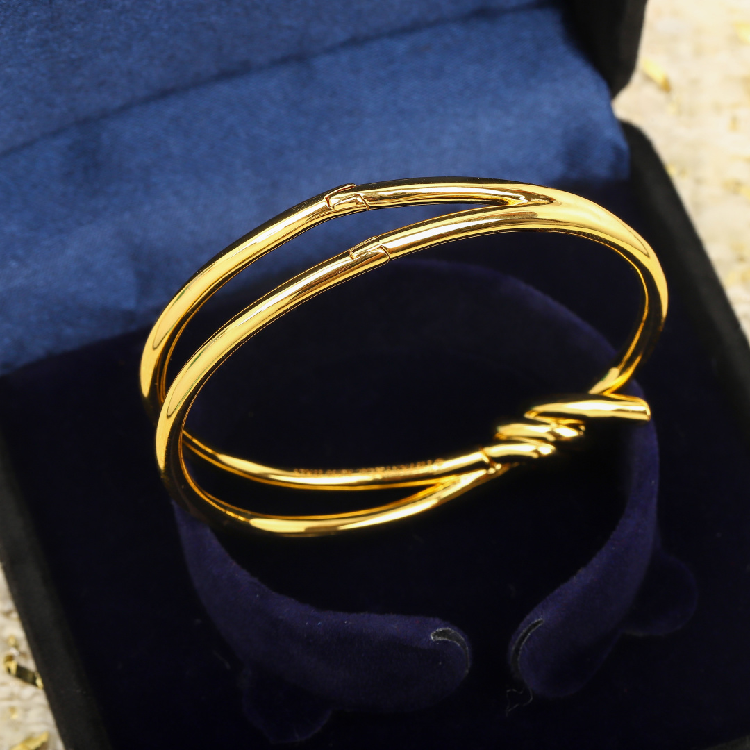 Tiffany Knot Bracelet: 18K Rose Gold, Hand-Polished Finish, Elegant Design 5 cmp i1740848049182 1821 0 3